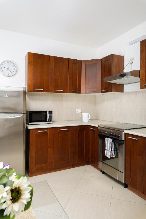 Hilltop Apartments - Stylish Comfort Living Close To The Sea, Bugibba 圣保罗湾城 外观 照片