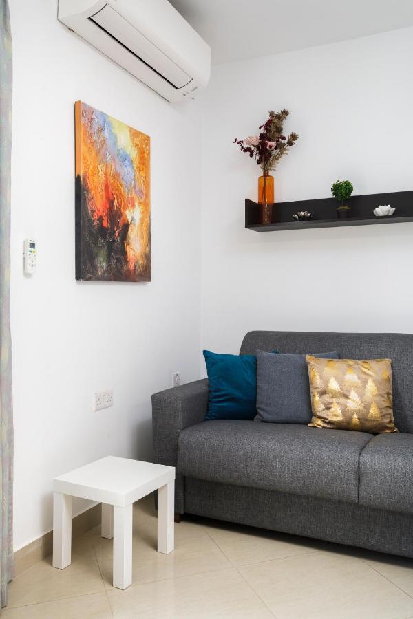 Hilltop Apartments - Stylish Comfort Living Close To The Sea, Bugibba 圣保罗湾城 外观 照片